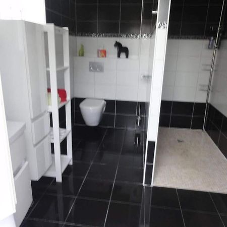 Chambre Avec Salle De Bain Privatisee Avec Petit Dejeuner Compris Auxonne Exterior photo