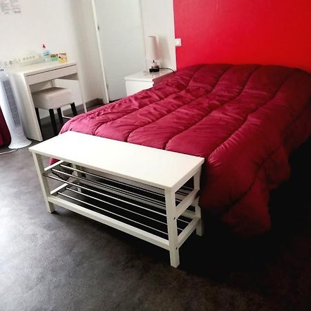 Chambre Avec Salle De Bain Privatisee Avec Petit Dejeuner Compris Auxonne Exterior photo